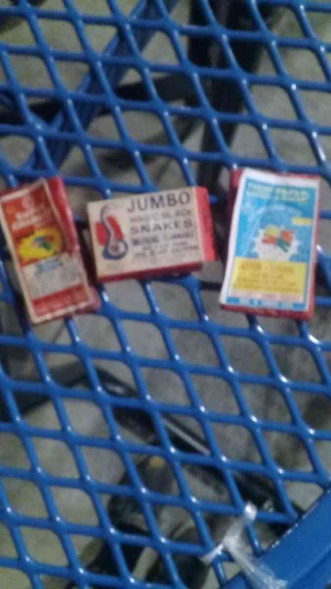 3 different brands of vintage firecracker set