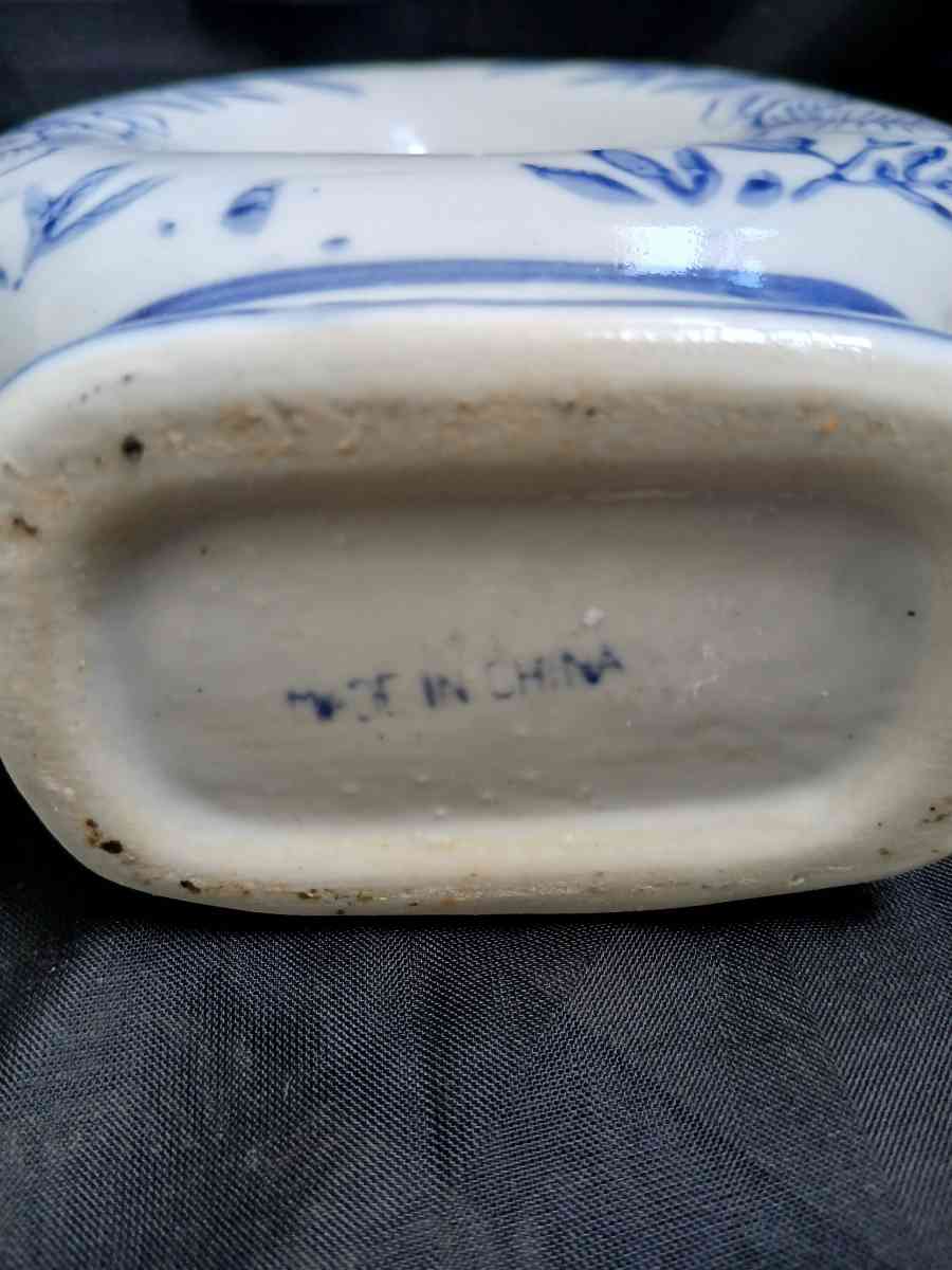 Chinese Vintage Porcelain Blue and White Dragon Handle Donut