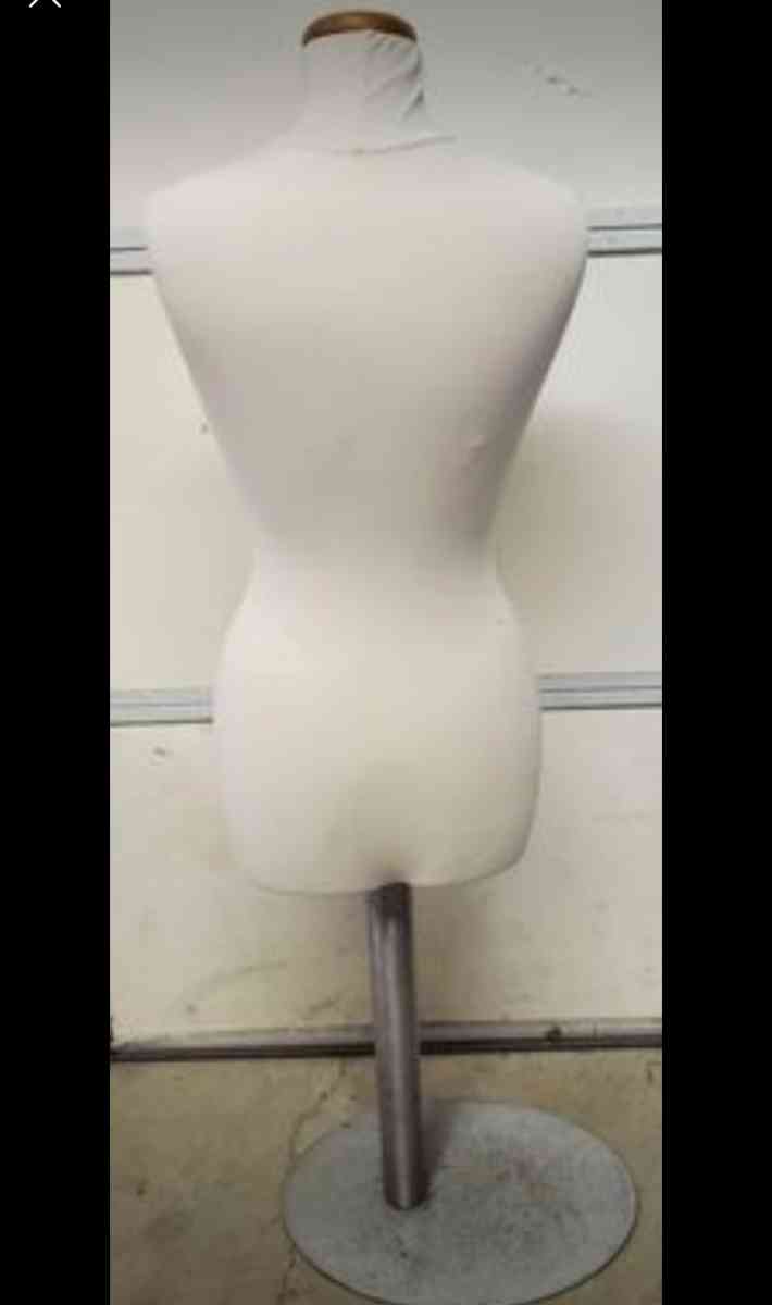 Mannequin On Base  Female  Adjustable Height  RRR Apparel
