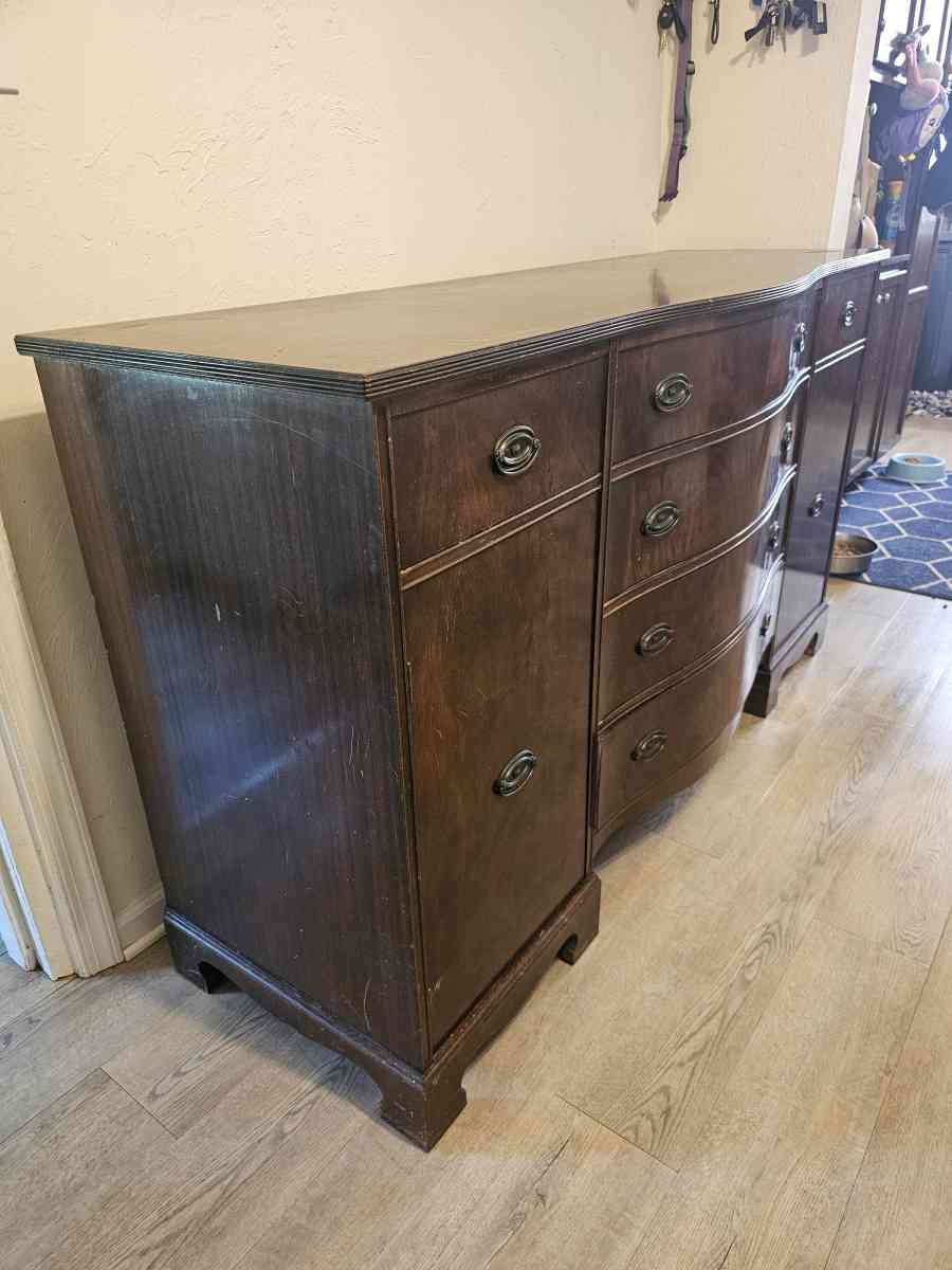 Wooden Dresser Good Condition