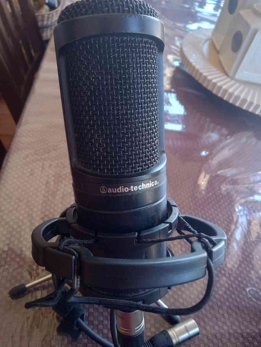xlr att5050 mic with stand and mixer