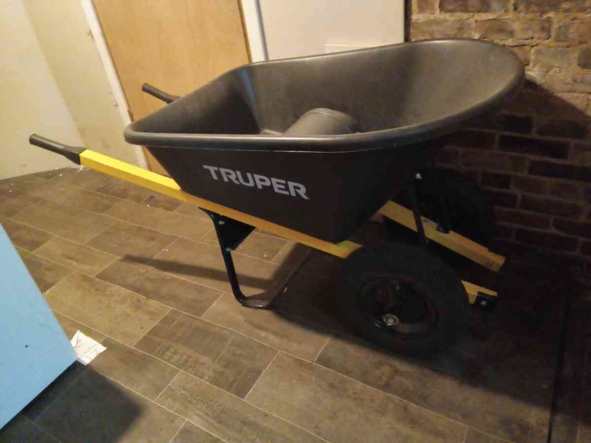 Trumper wheel barrel