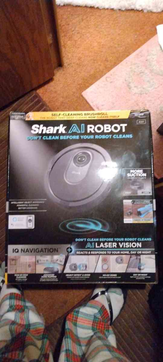 Shark AI Robot Vacuum R2001
