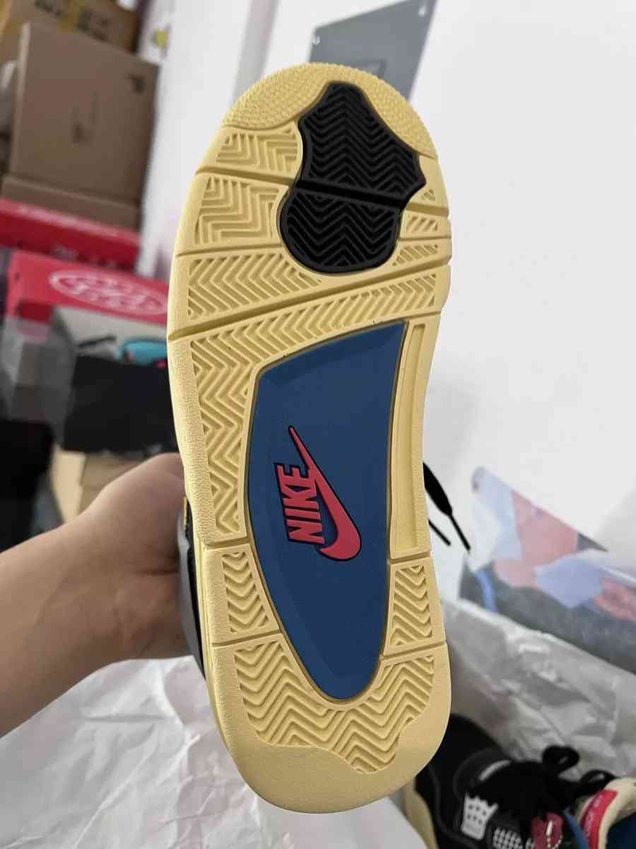 Jordan 4s x Union Off Noir