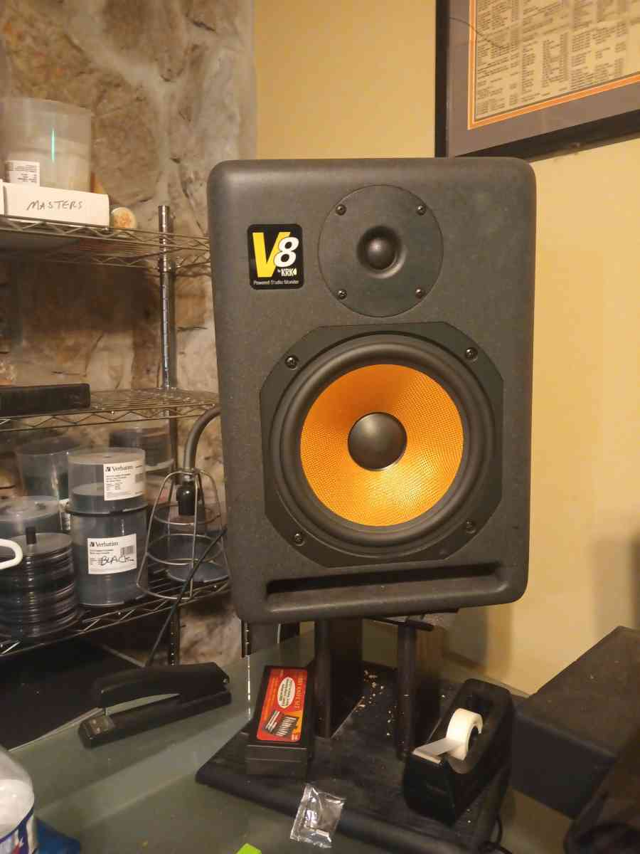 KRK V8 POWERED MONITORS PAIR