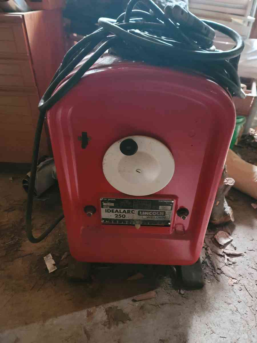 Lincoln idealarc welder 250