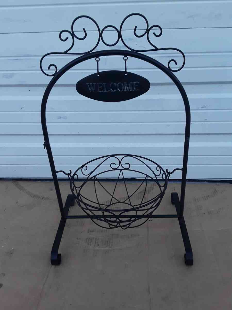 Nice Black Welcome Swing  Planter All Steel Like New