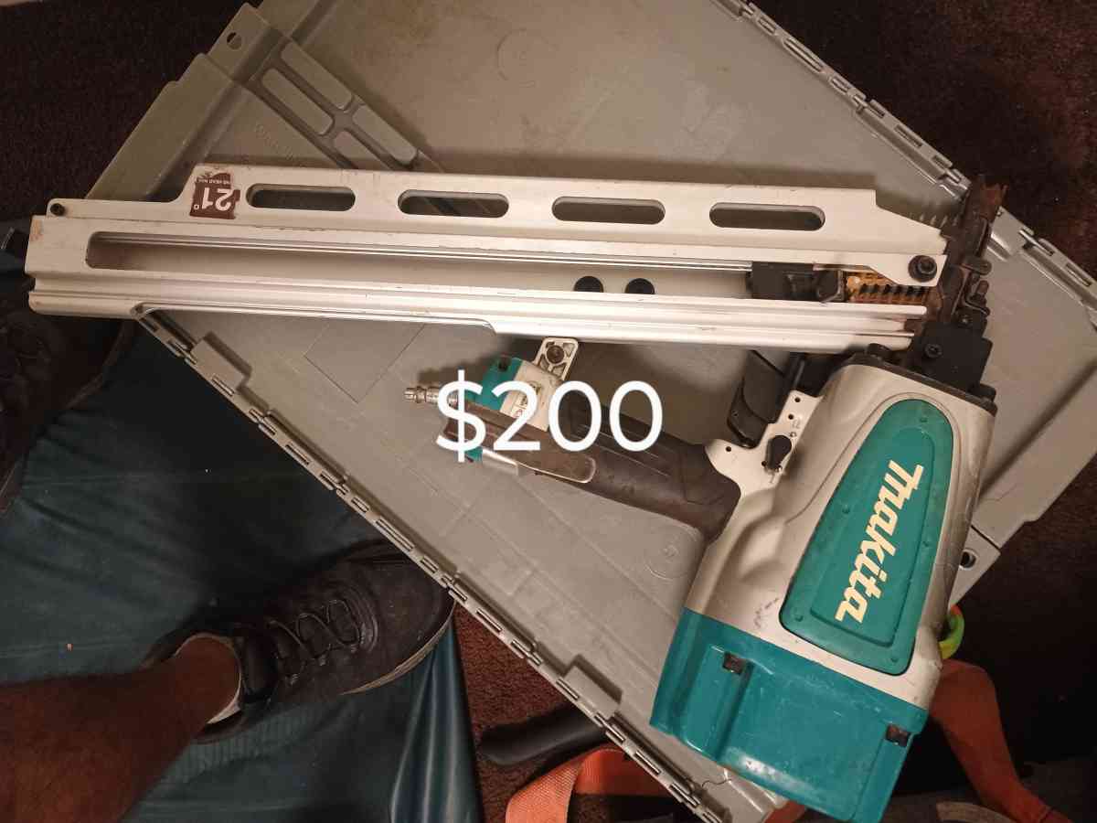 Makita 21 Gauge Nailer