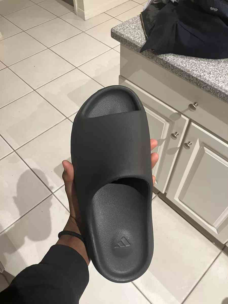 Yeezy Slides Dark Onyx all sizes