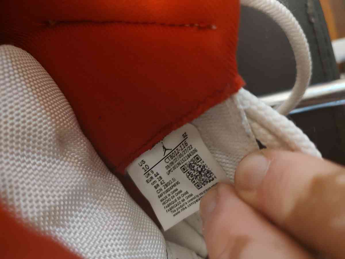 Jordan 11 retro low cherry