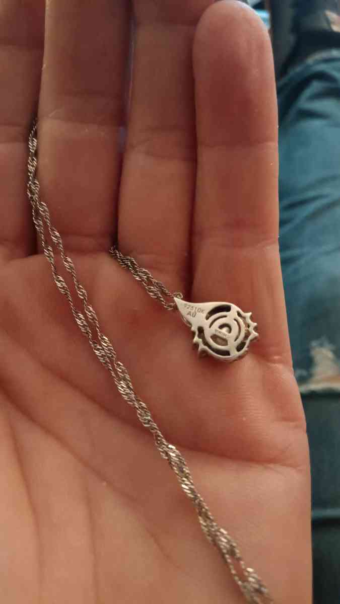 teardrop pearl pendant necklace