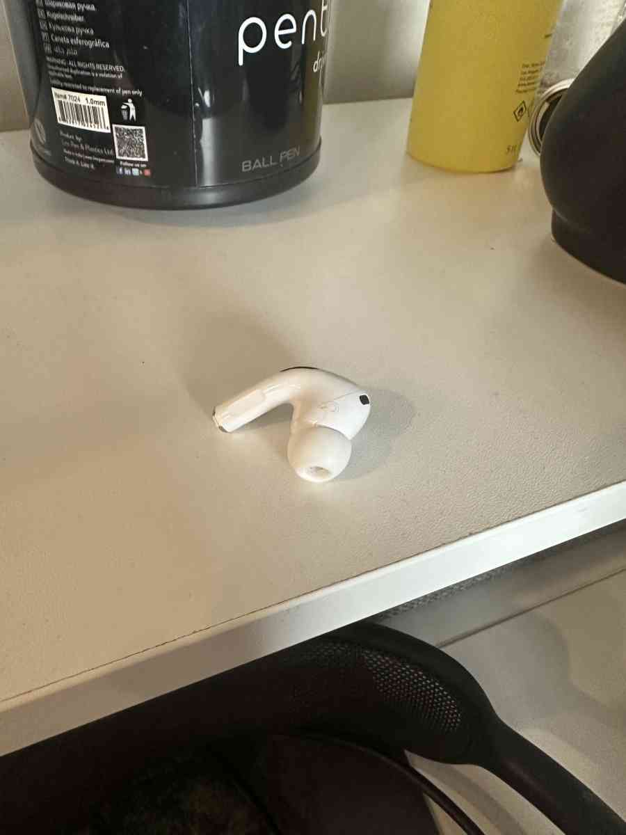 Right AirPod pro current gen