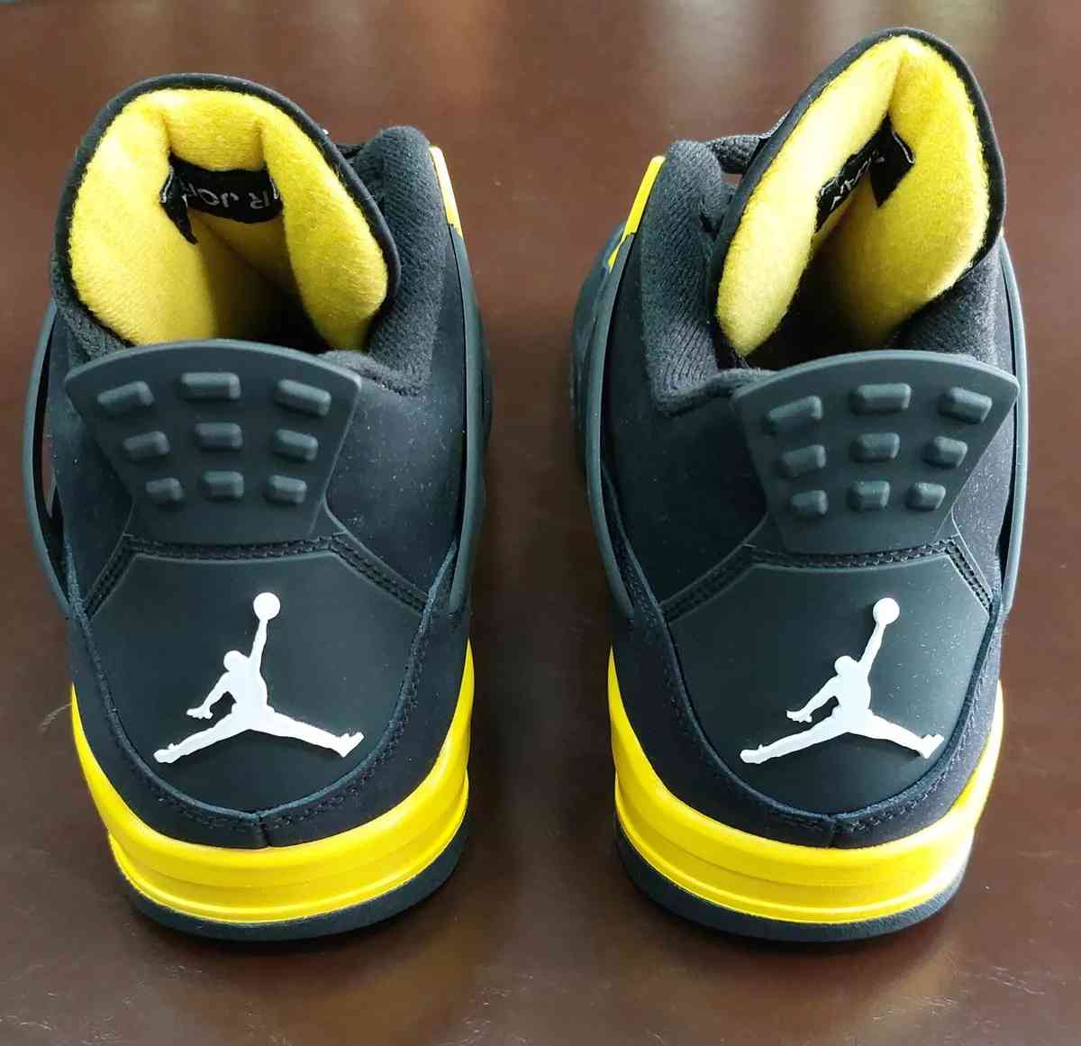 Jordan 4 Thunder all sizes