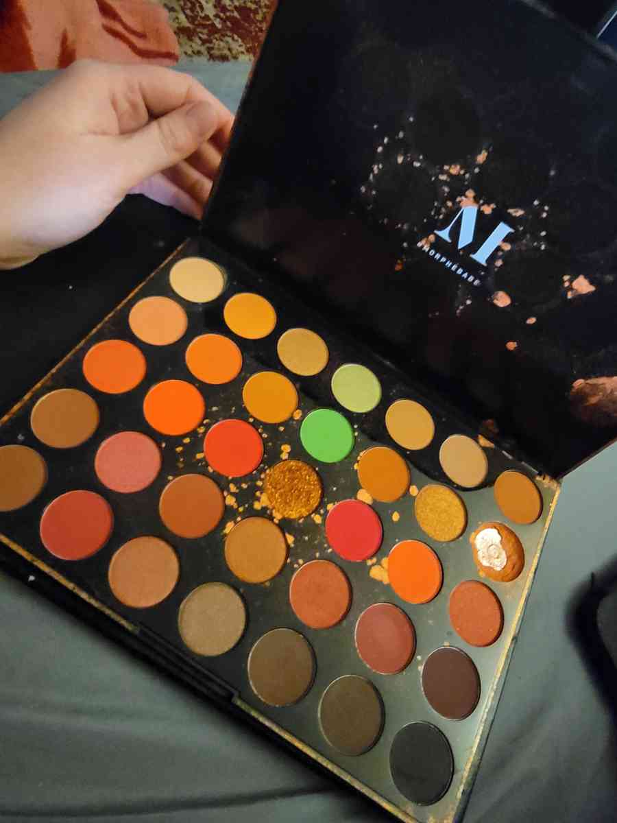 morphe and James Charles pallets