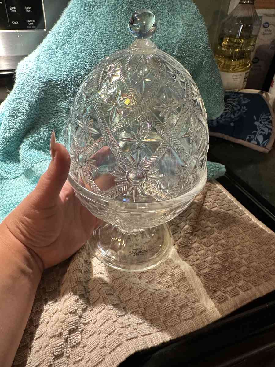 LE Smith glass egg lidded trinket dish