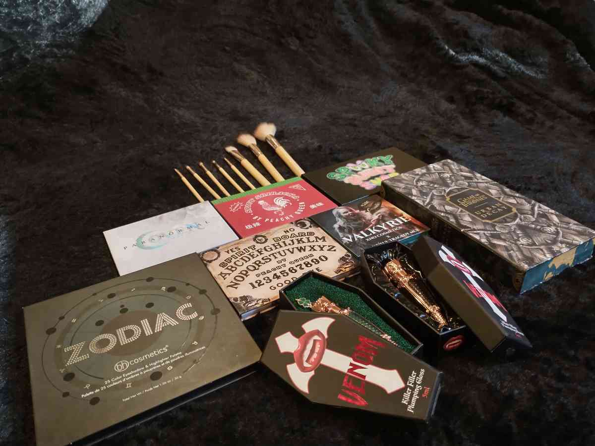 MAKEUP PALETTE BUNDLE