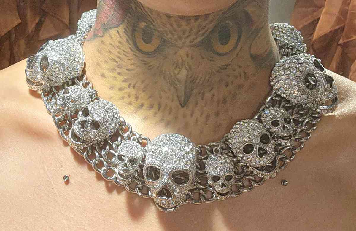 TAGS 11 Skull Swarovski Crystal Rhodium Plated Womens Excl