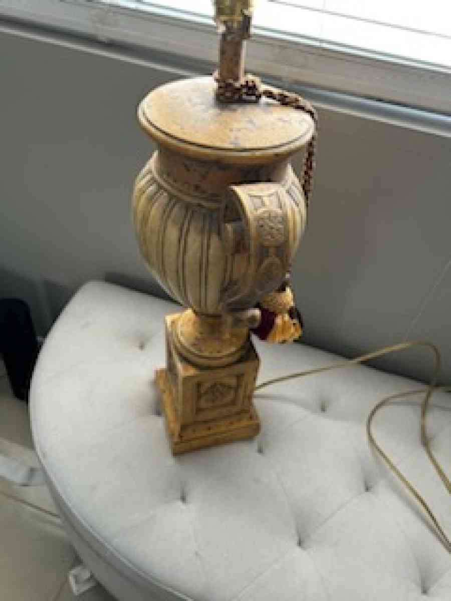 very nice old vintage lamp