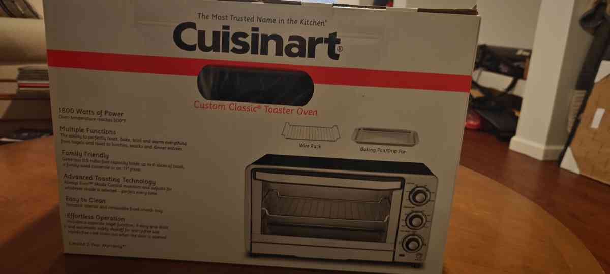 Cuisinart Custom Classic Toaster Oven  Model TOB40N  New