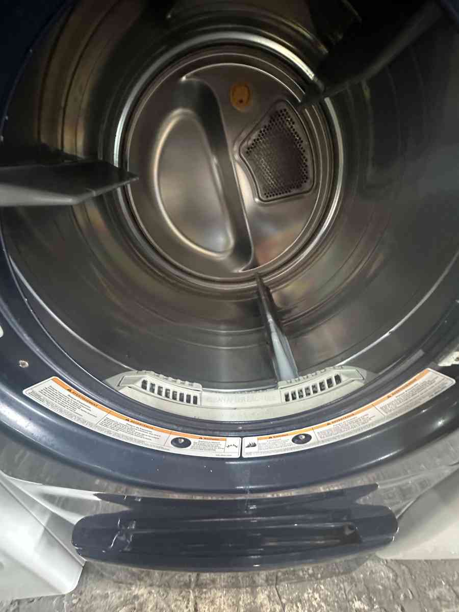 LG dryer electric with pedestal included