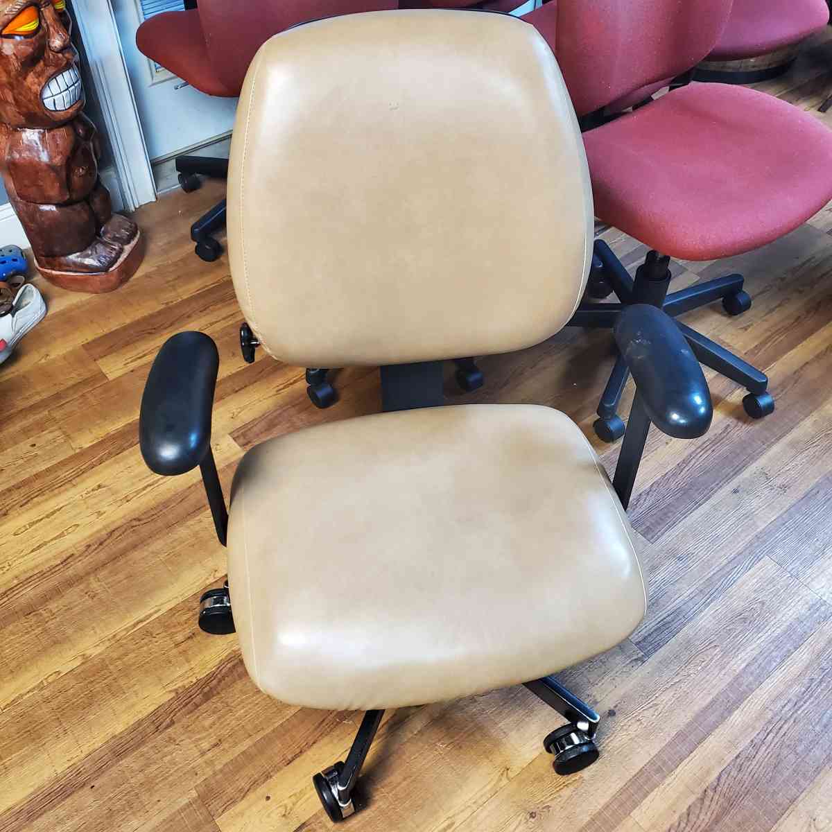 Office Chairs  4 Black And 1 Tan