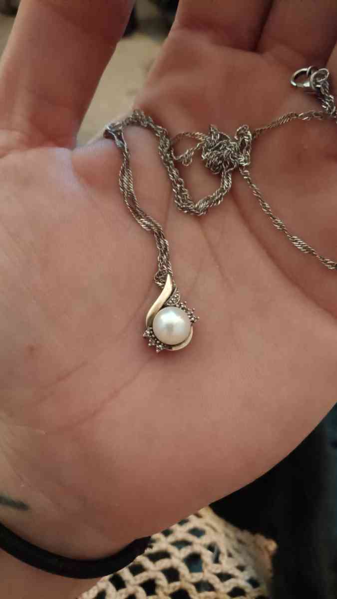 teardrop pearl pendant necklace