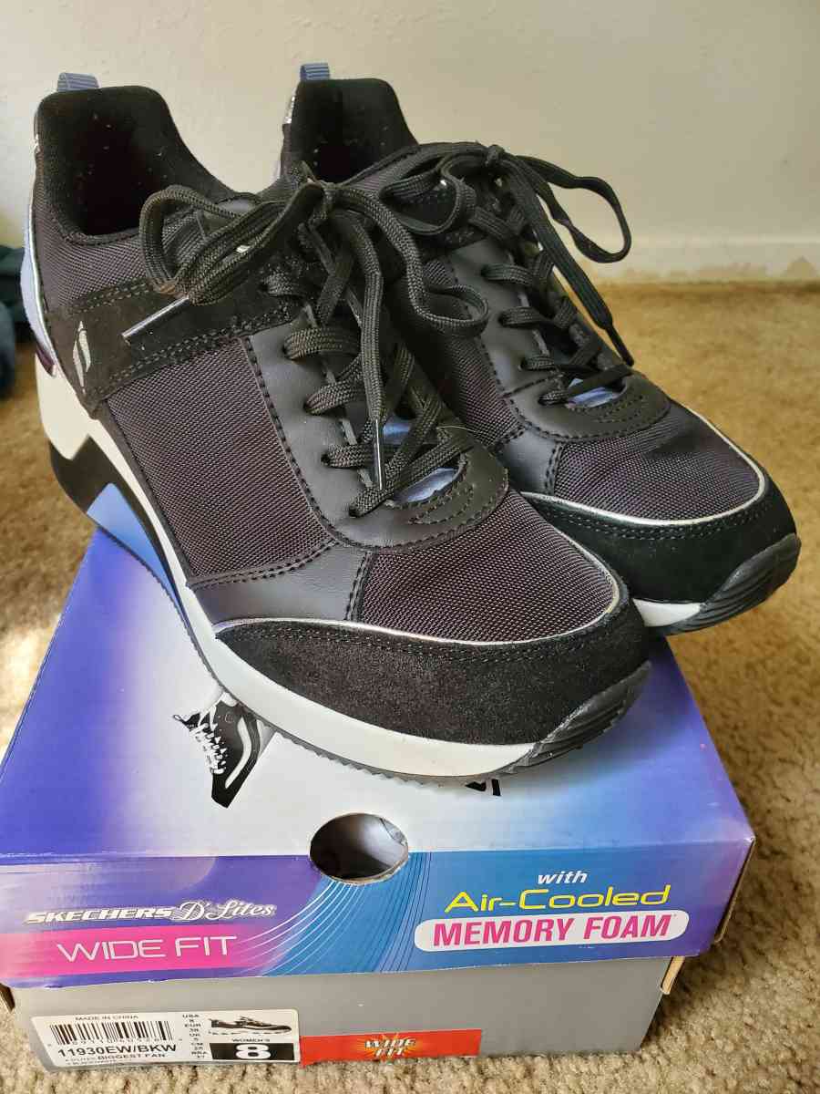 Skechers sneakers