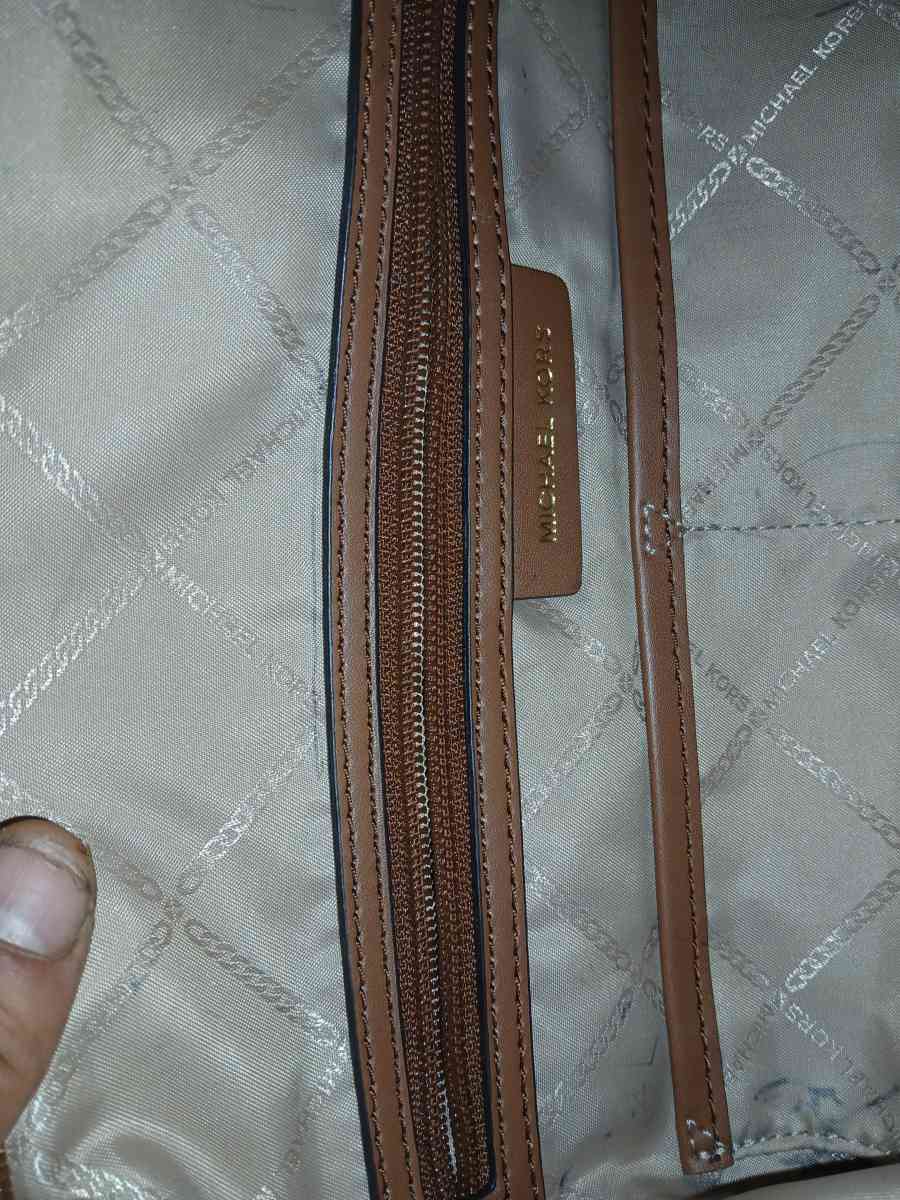 Micheal Kors leather handbag
