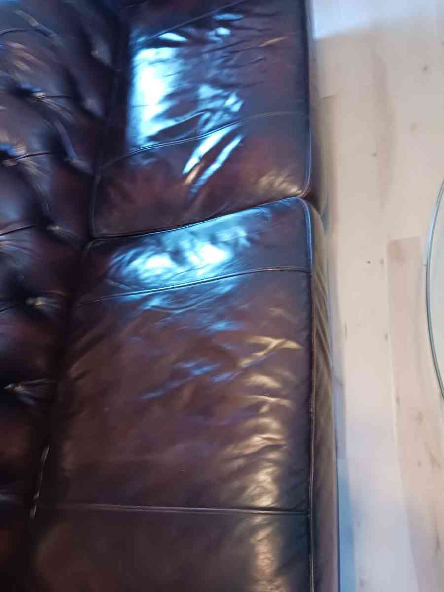 genuine cowhide leather Western couch like new condition