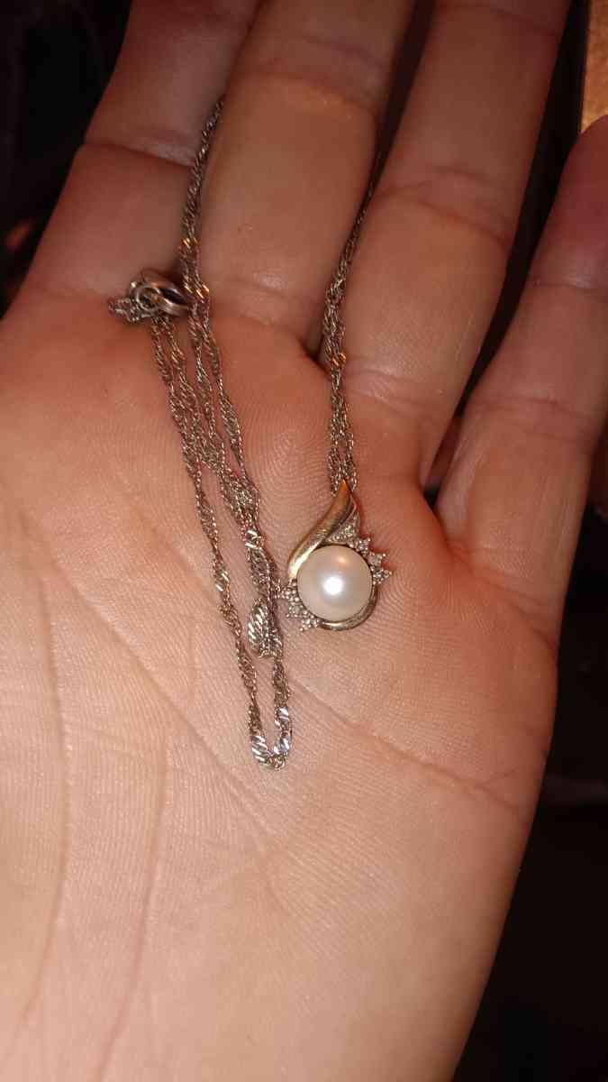 teardrop pearl pendant necklace