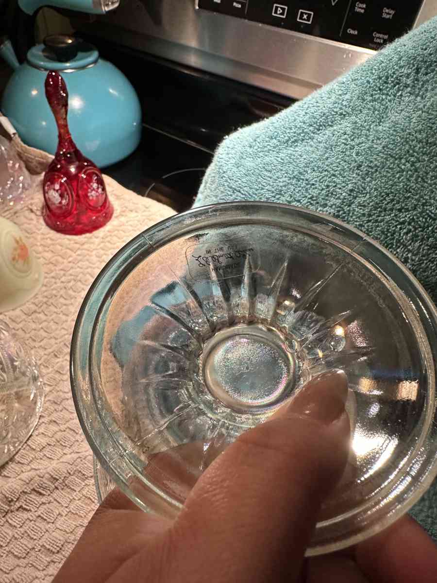 LE Smith glass egg lidded trinket dish