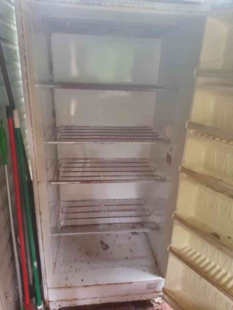 Gibson Upright Freezer