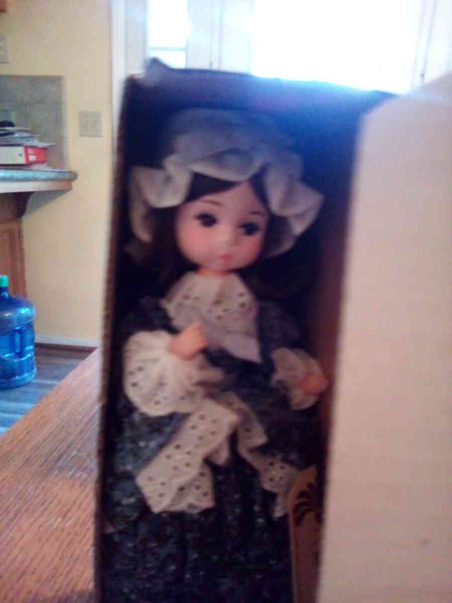 5 collection dolls for25