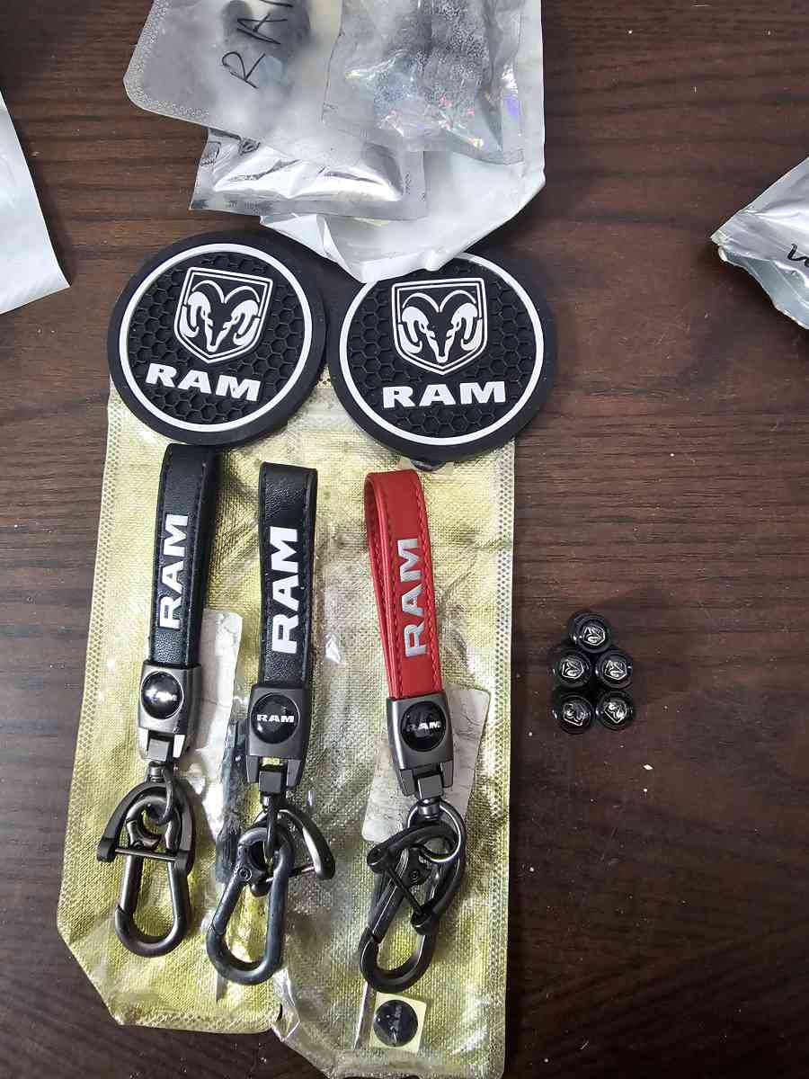car accessories Keychain tire caps center hubcaps