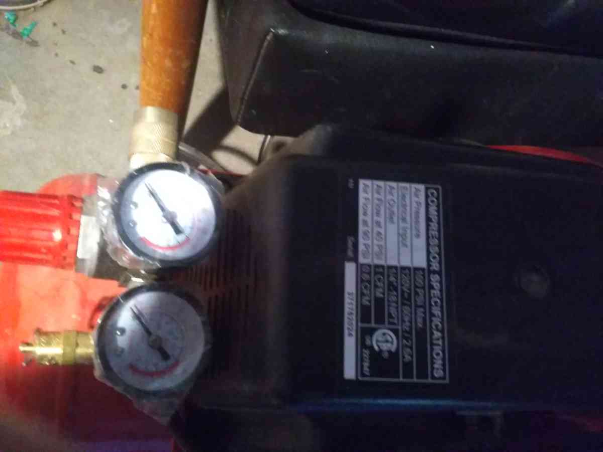3 gallon air compressor  and hose