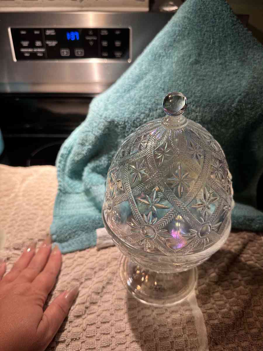 LE Smith glass egg lidded trinket dish