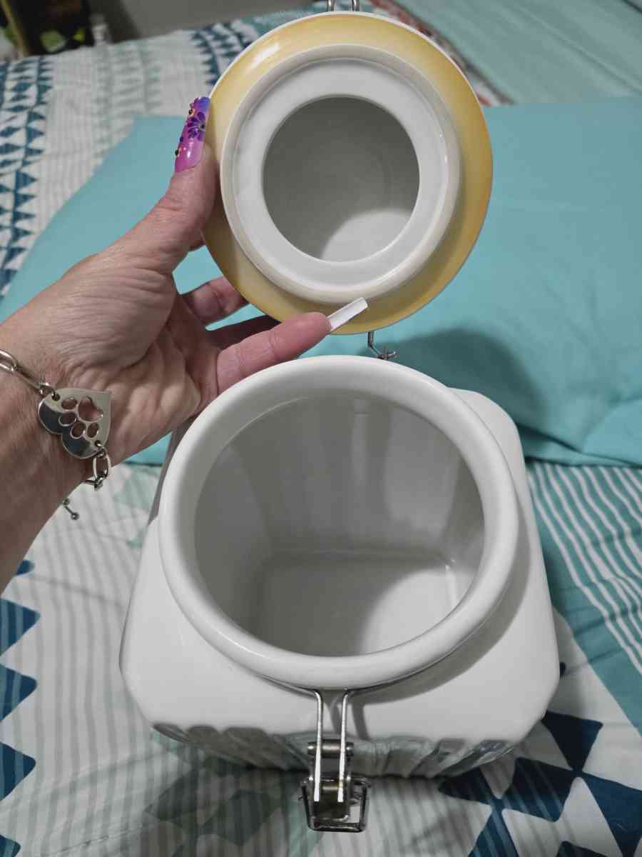 Vintage Gabbay Canister