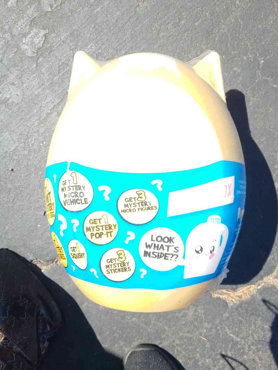 NWTS LANKYBOX SURPRISE EGG