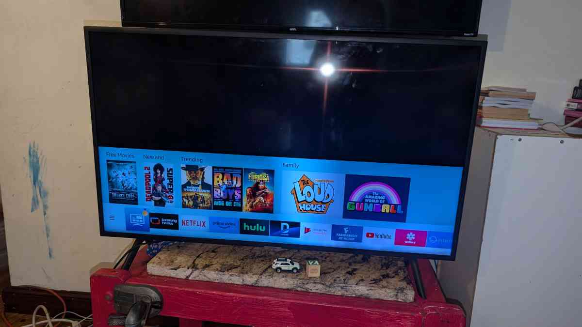40 in Samsung Smart tv with remote