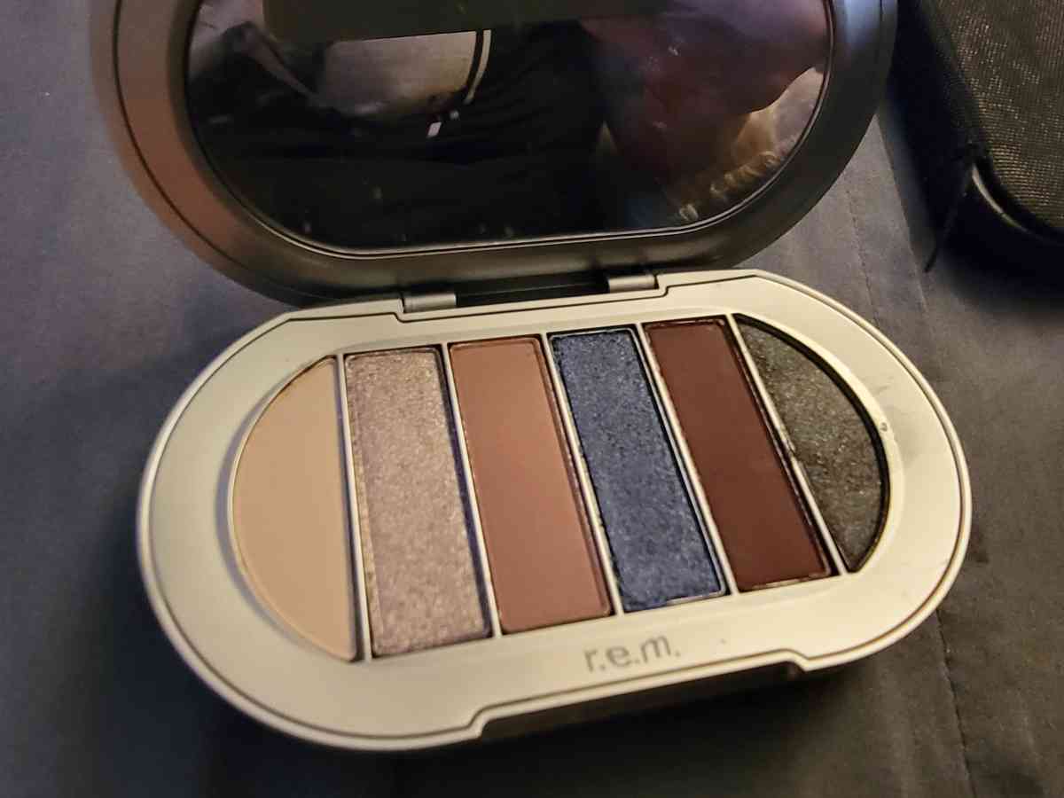 morphe and James Charles pallets