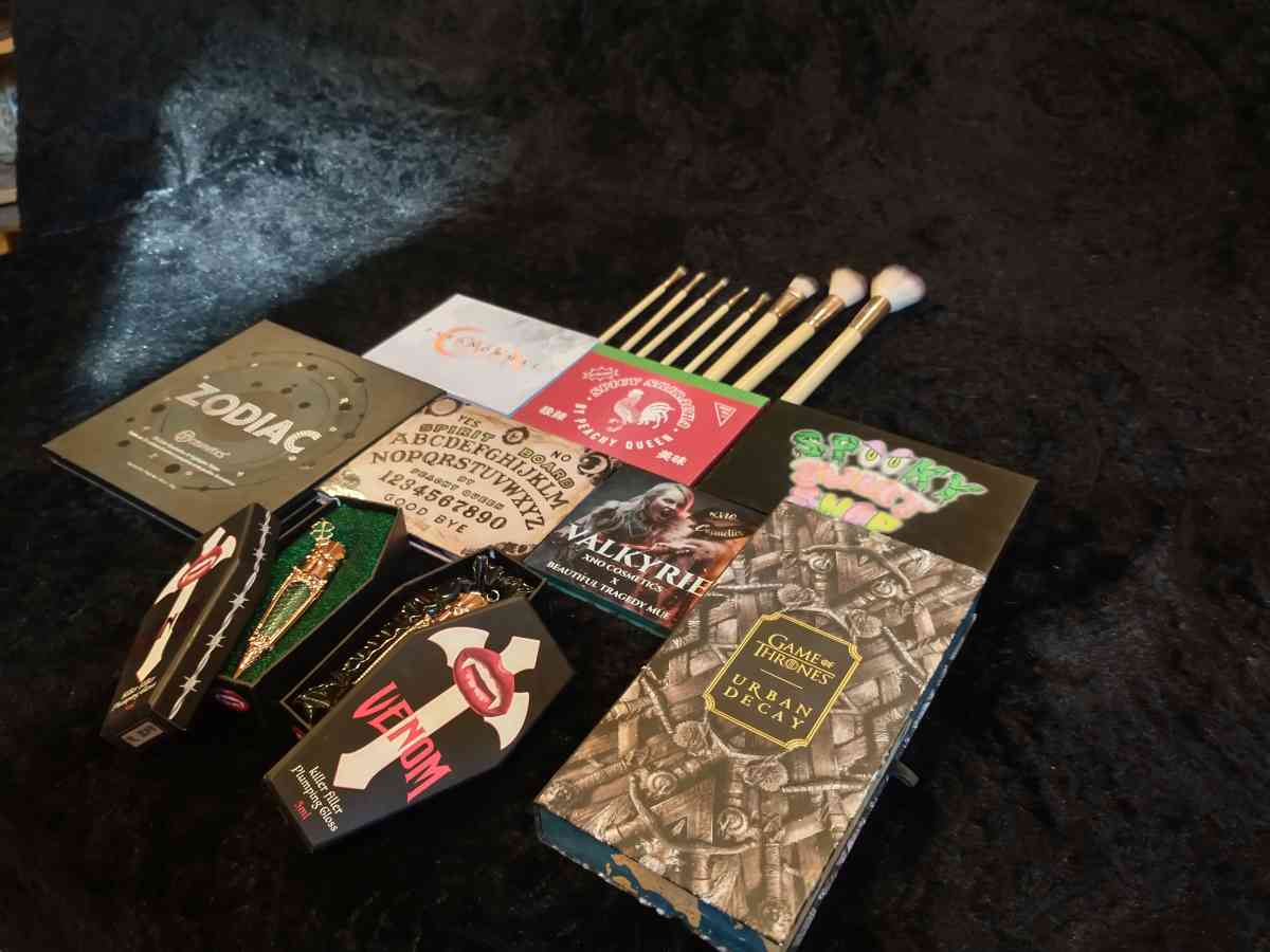 MAKEUP PALETTE BUNDLE