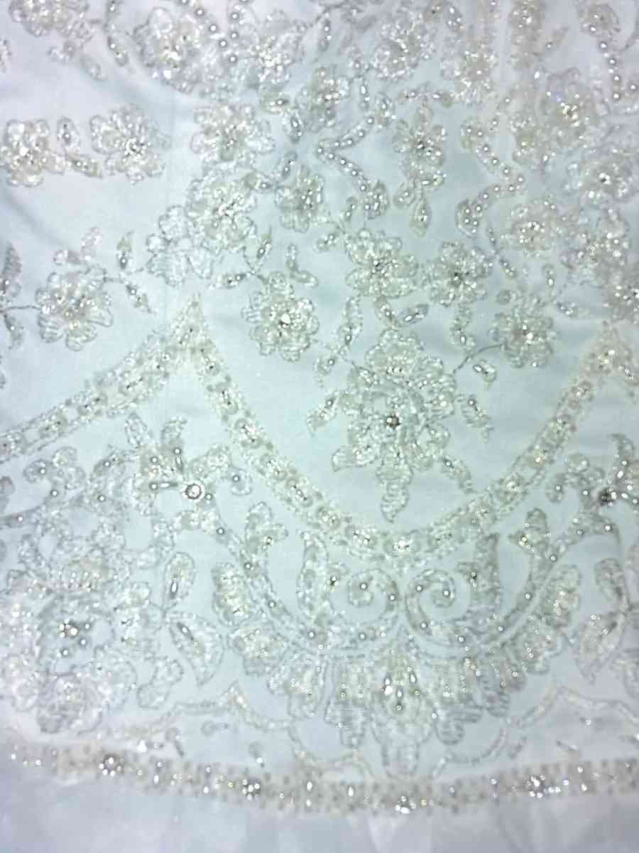 Davids Bridal Wedding dress size 2 strapless