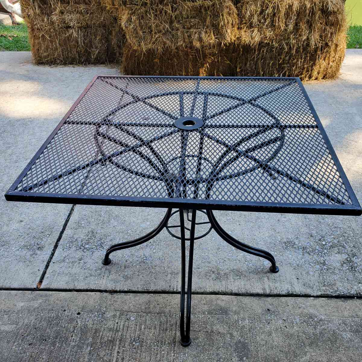 Wrought Iron Patio Table 36X36X29 Black   RRR Furniture