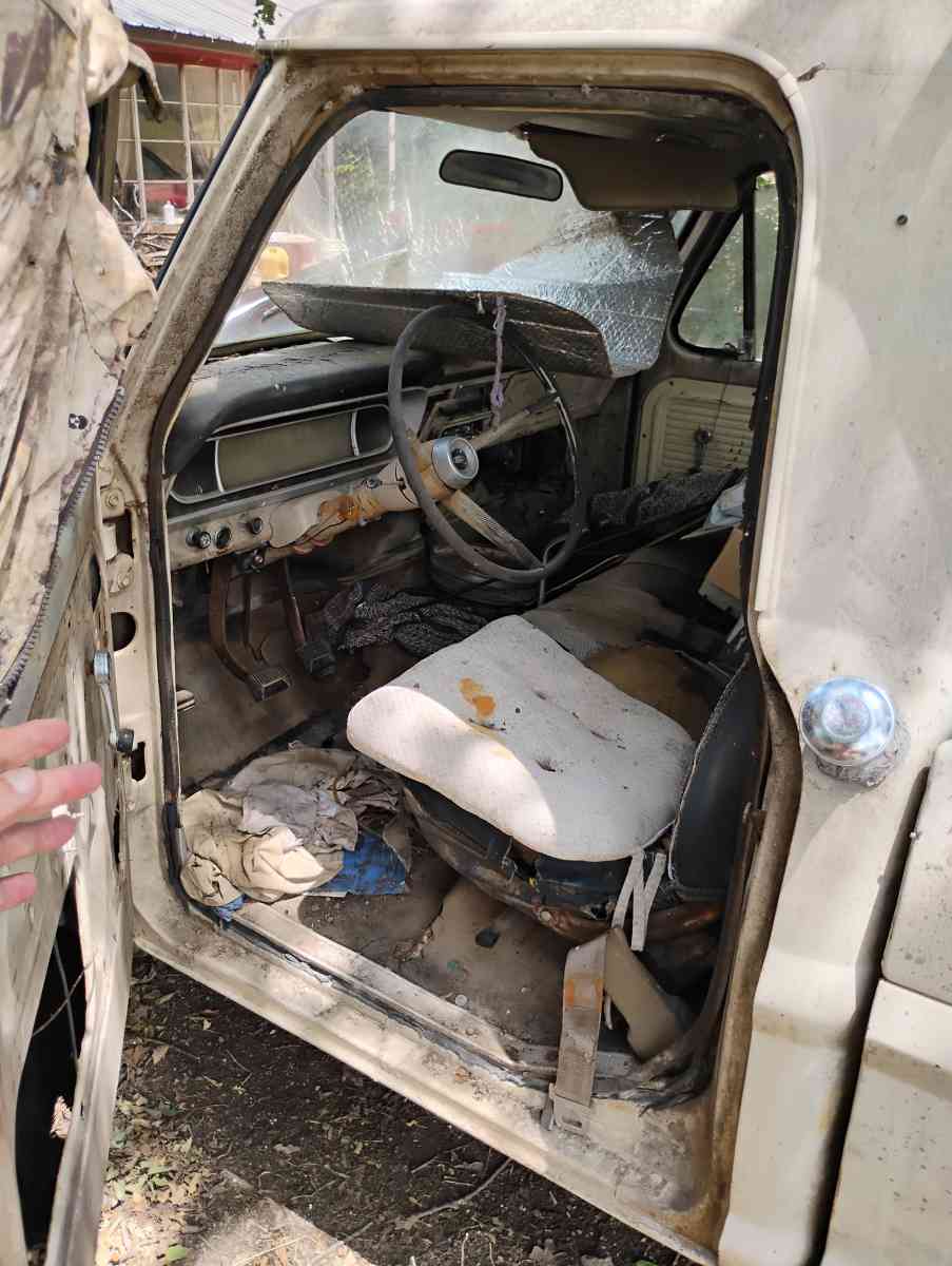 1968 Ford F100 6 cylinder still runs