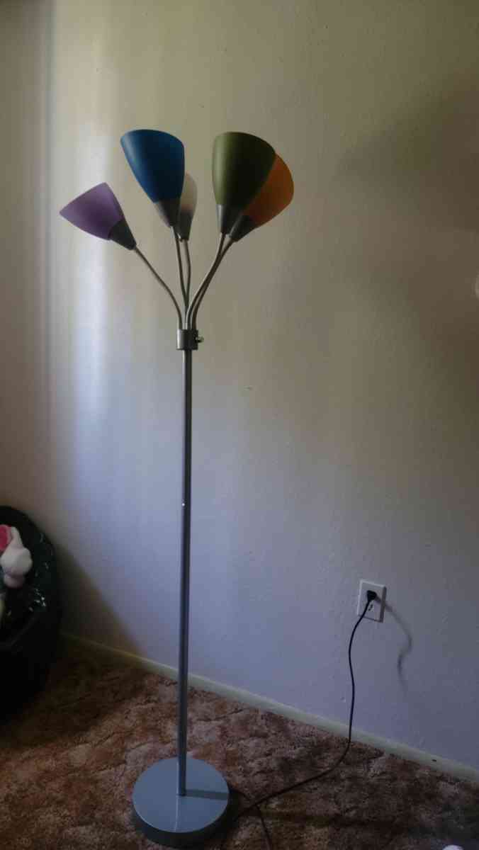 Floor lamp