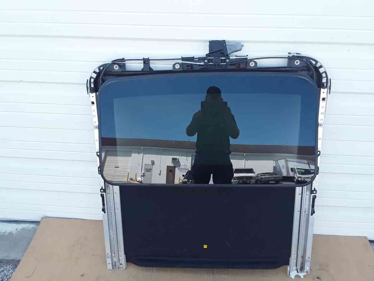 Nice 2014 Toyota Camry Sunroof Assembly OEM Factory Like New