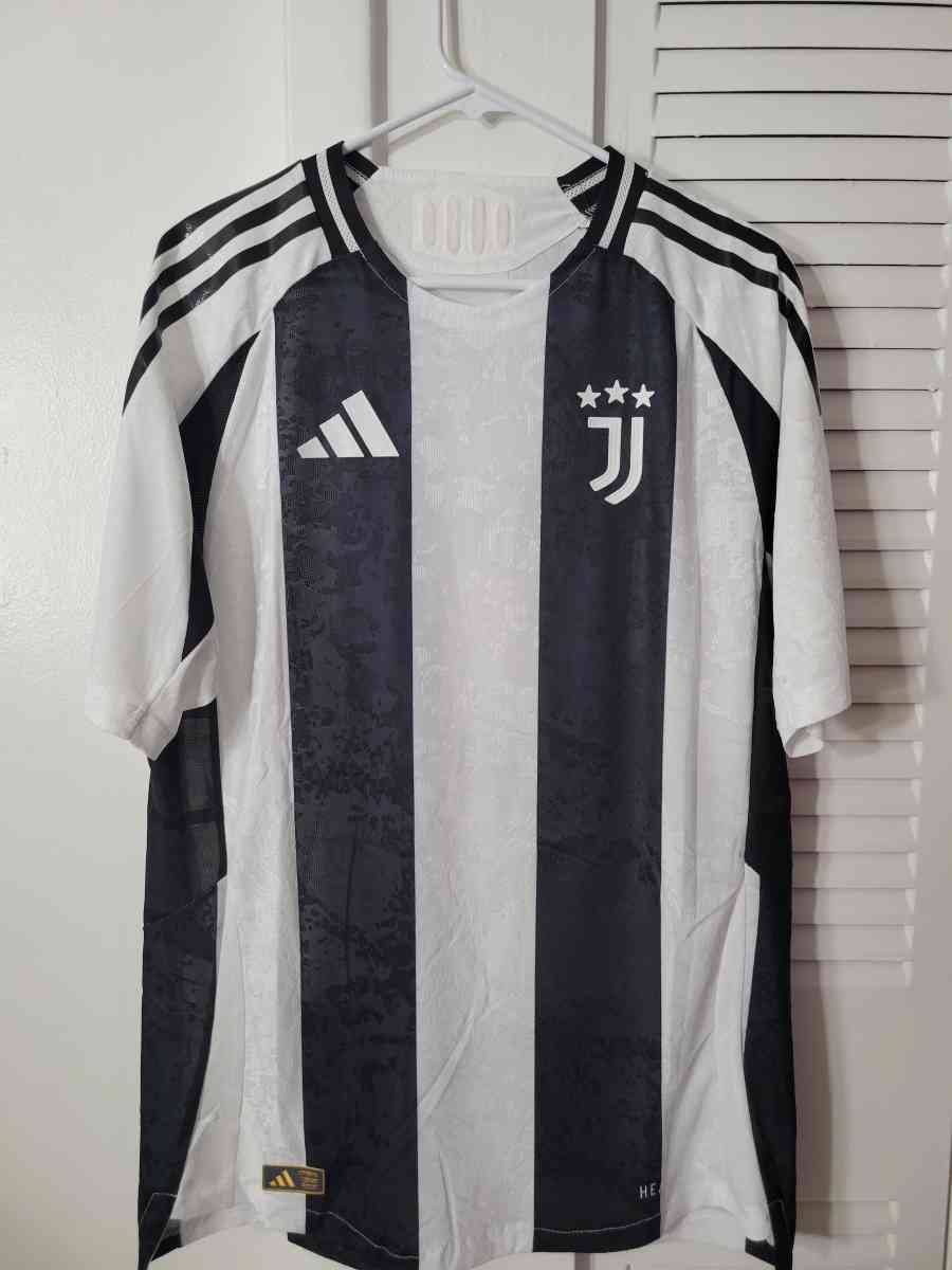 Juventus Jersey Soccer 2025 Fan Version Size L Chiesa