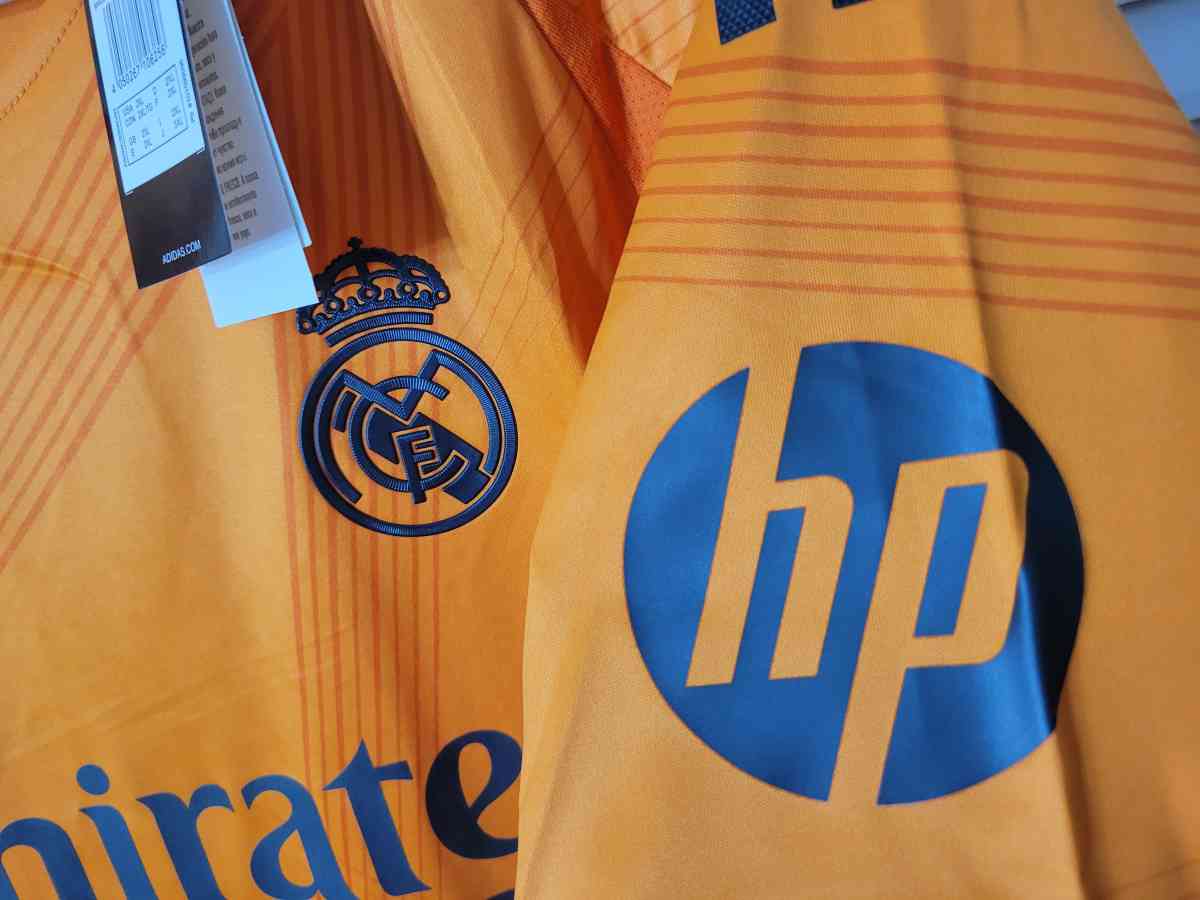 Real Madrid Jersey Soccer 2025 Player Version Size L XL