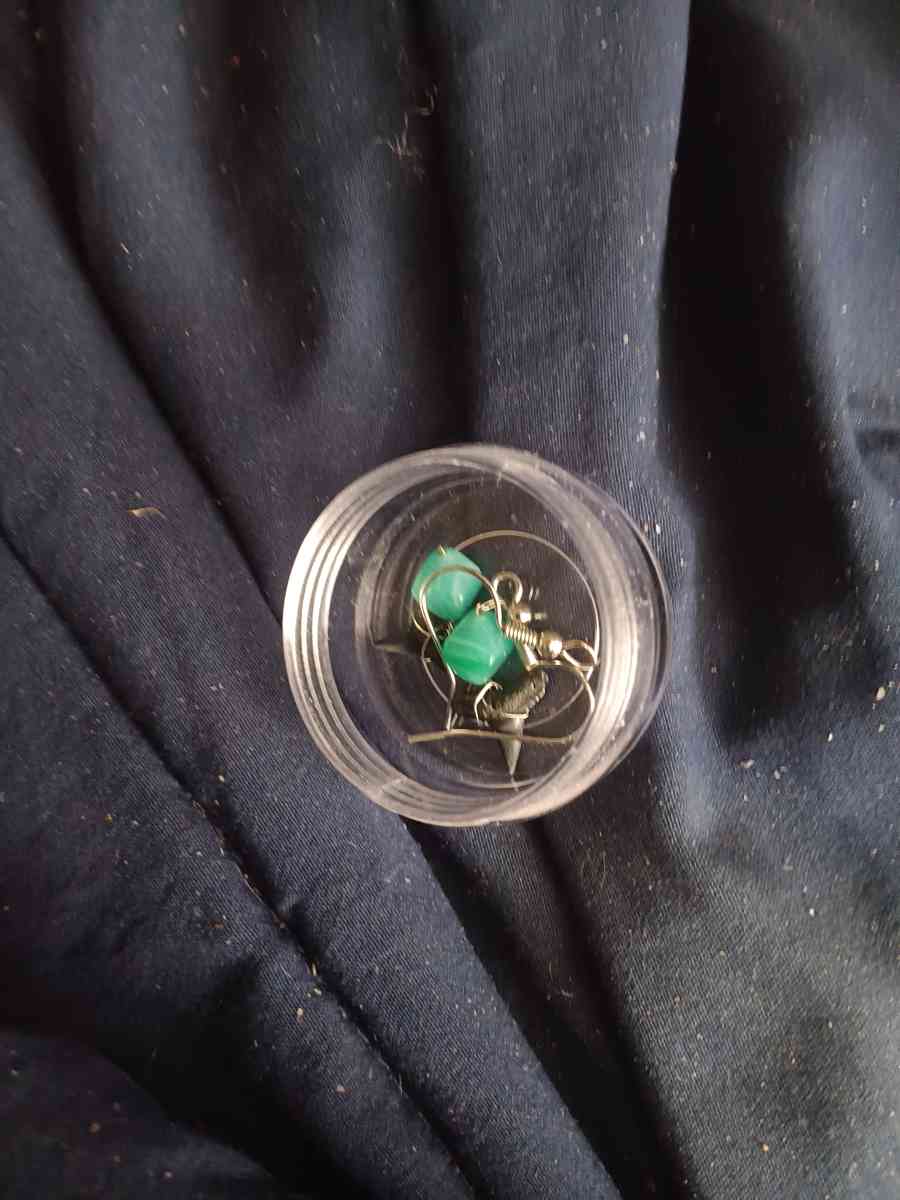 pins and air earrings