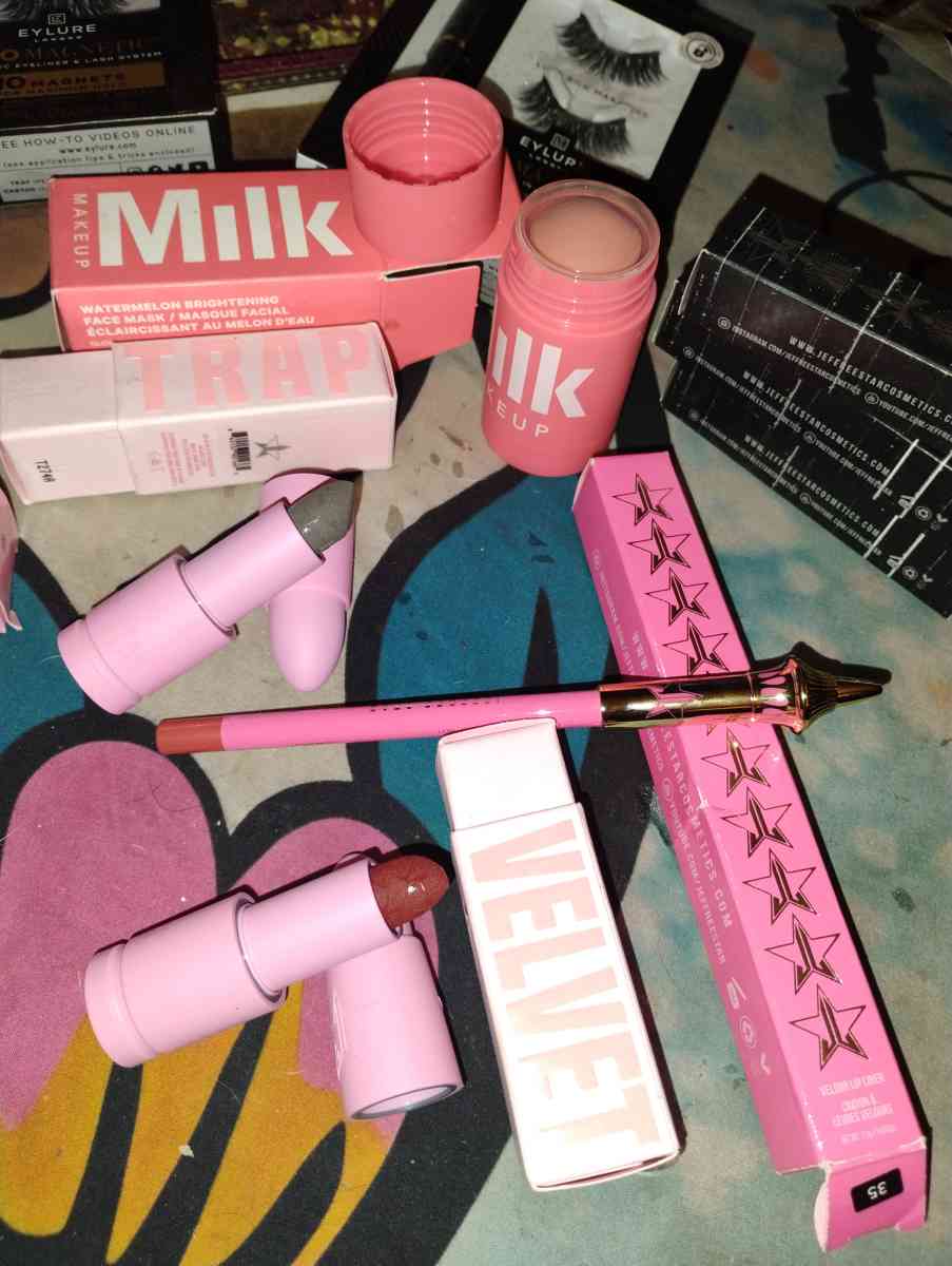 Brand name Makeup for the Low Jeffrey Star Mac Anastasia